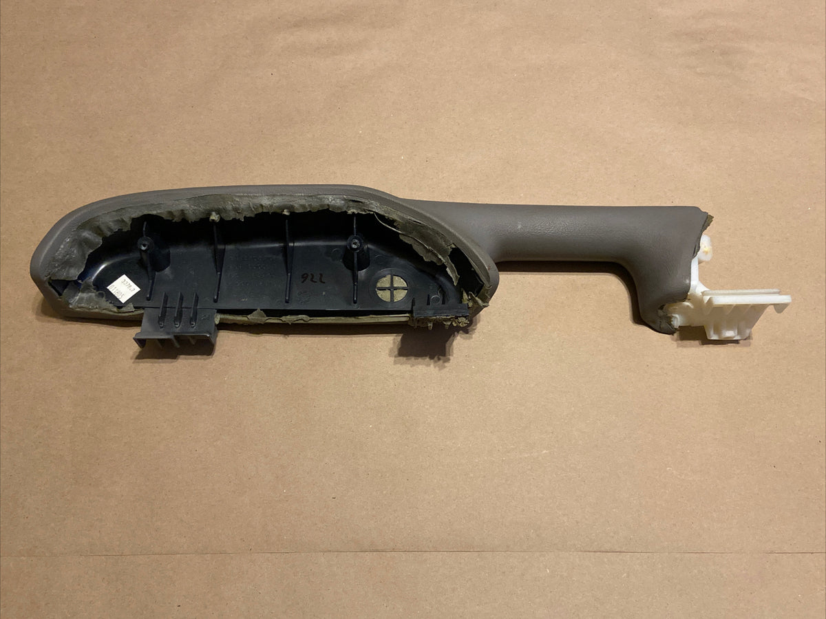 03 06 Suburban Silverado Sierra Yukon Front Driver Door Arm Rest Armrest Pewter7