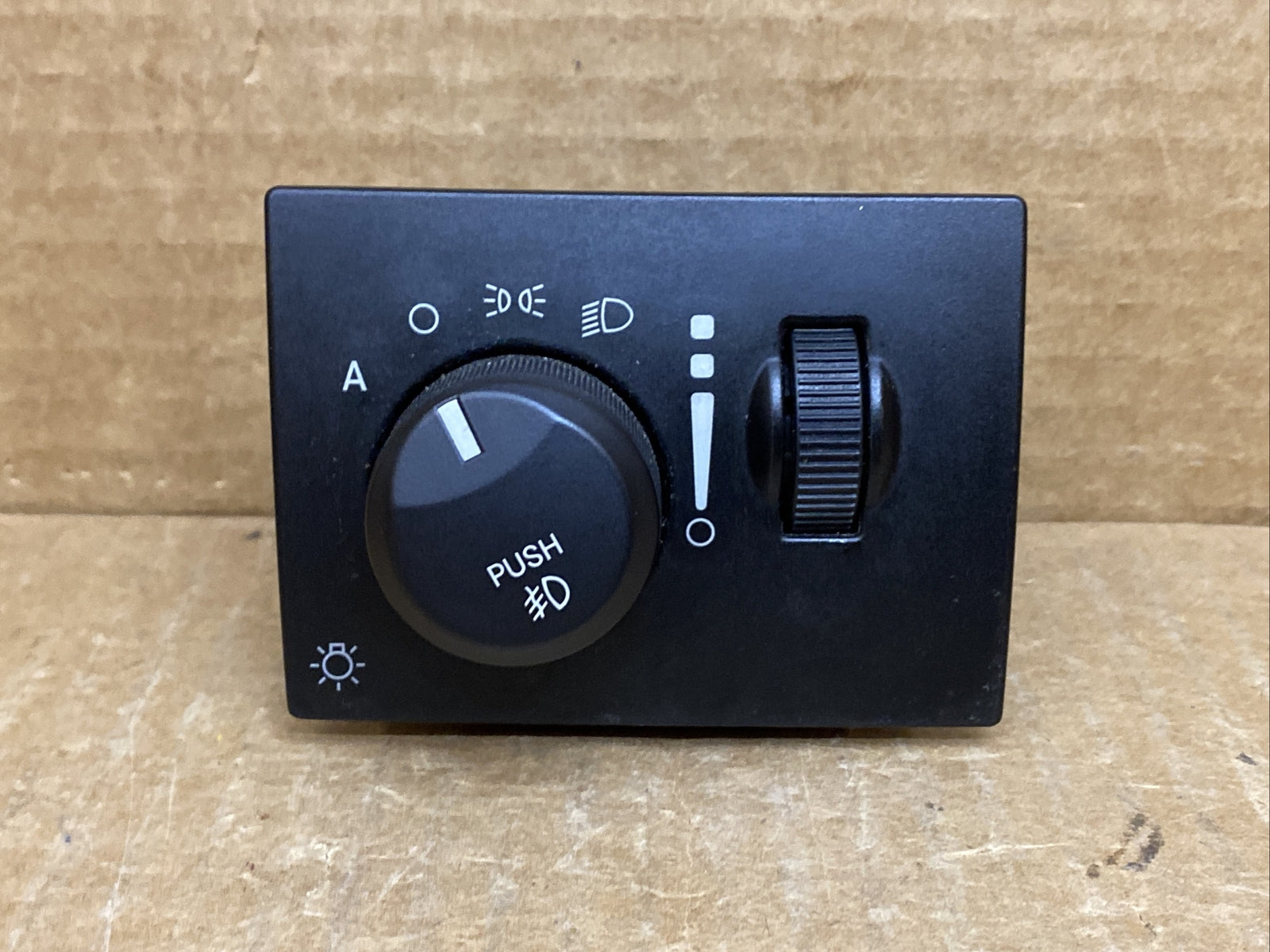 2006 2010 Charger Magnum Challeger 300 Head Light Headlight Switch P68019789AD0
