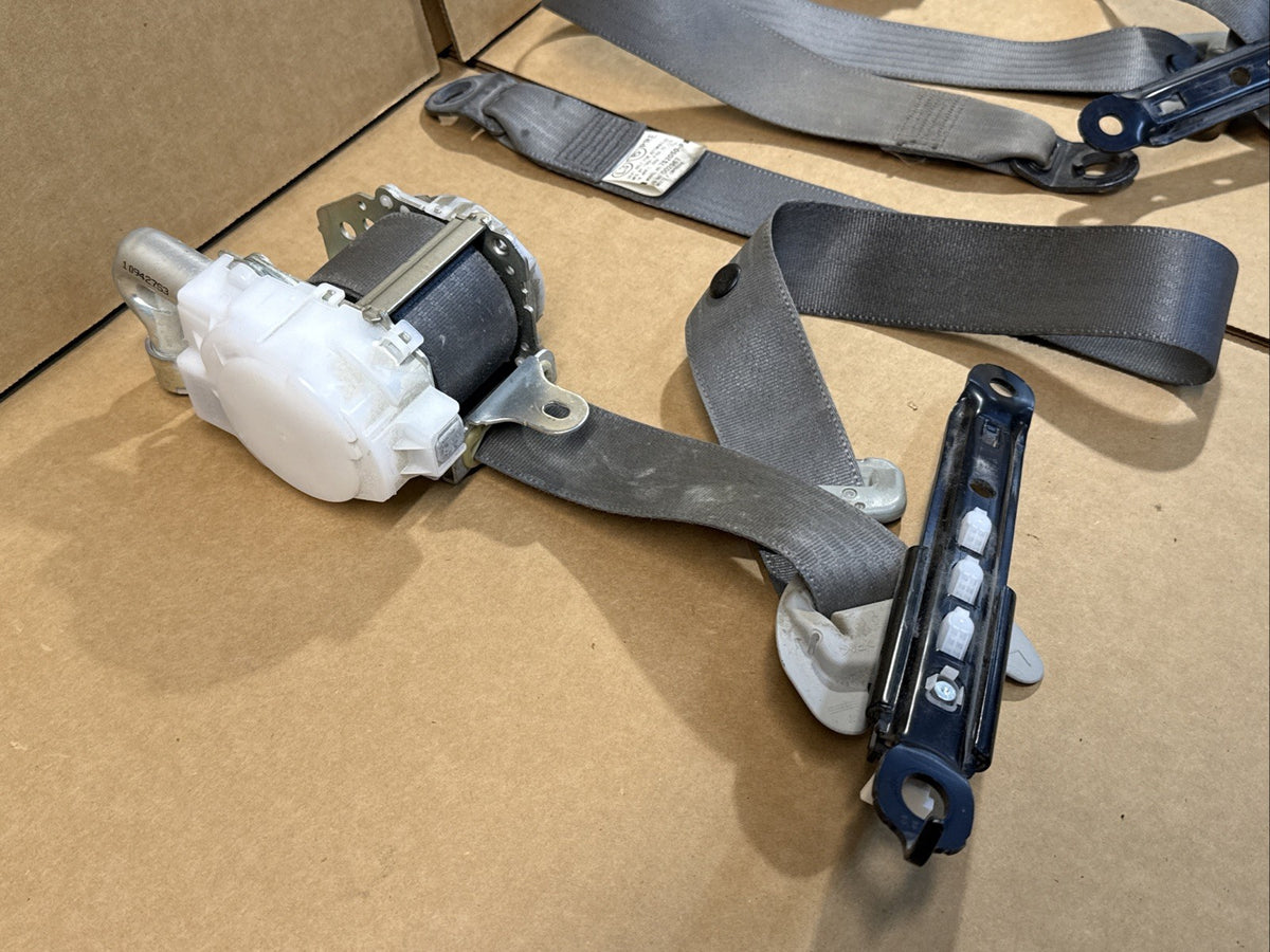 2010 2014 Prius Front Left Right Driver Passenger Seat Belt Seatbelt Set Pair3