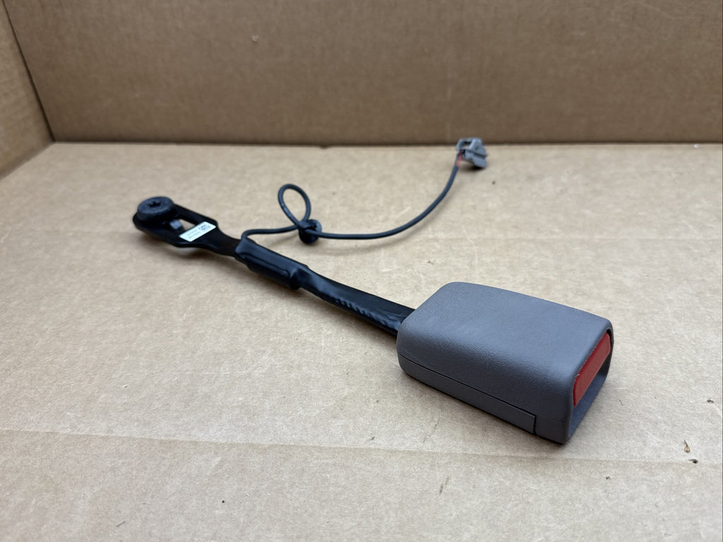 2017-2020 Chrysler Pacifica Front Left or Right Side Seat Belt Seatbelt Buckle6