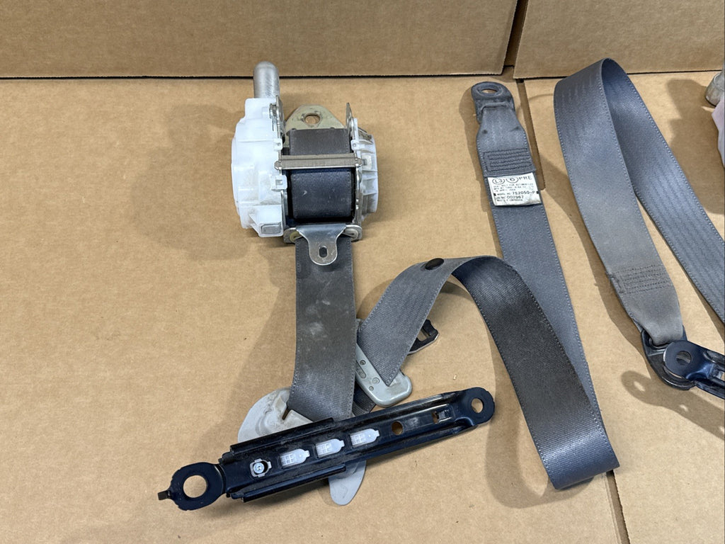 2010 2014 Prius Front Left Right Driver Passenger Seat Belt Seatbelt Set Pair1