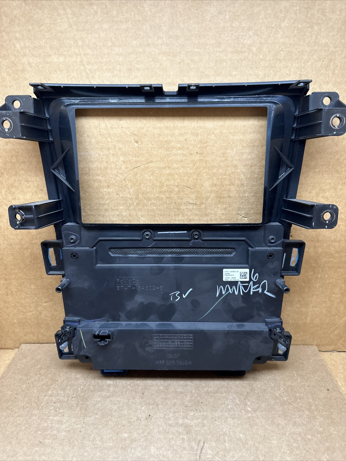 2011 2014 Ford Edge Radio Face Climate Control Panel Bezel DT4T 18A802 BC5