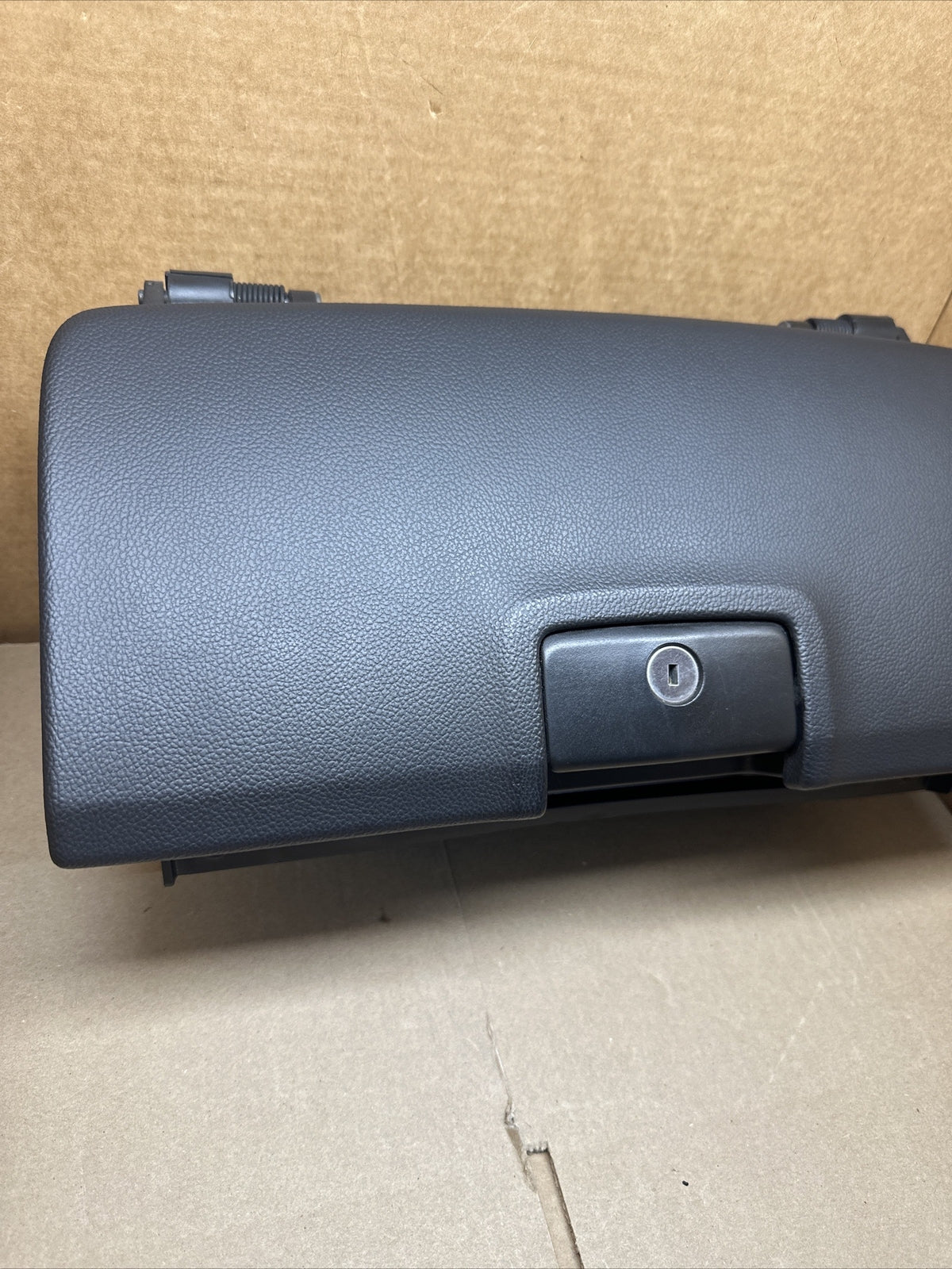 2016 2019 Silverado Sierra Upper Glove Box Glovebox Black Dash Insert Storage1