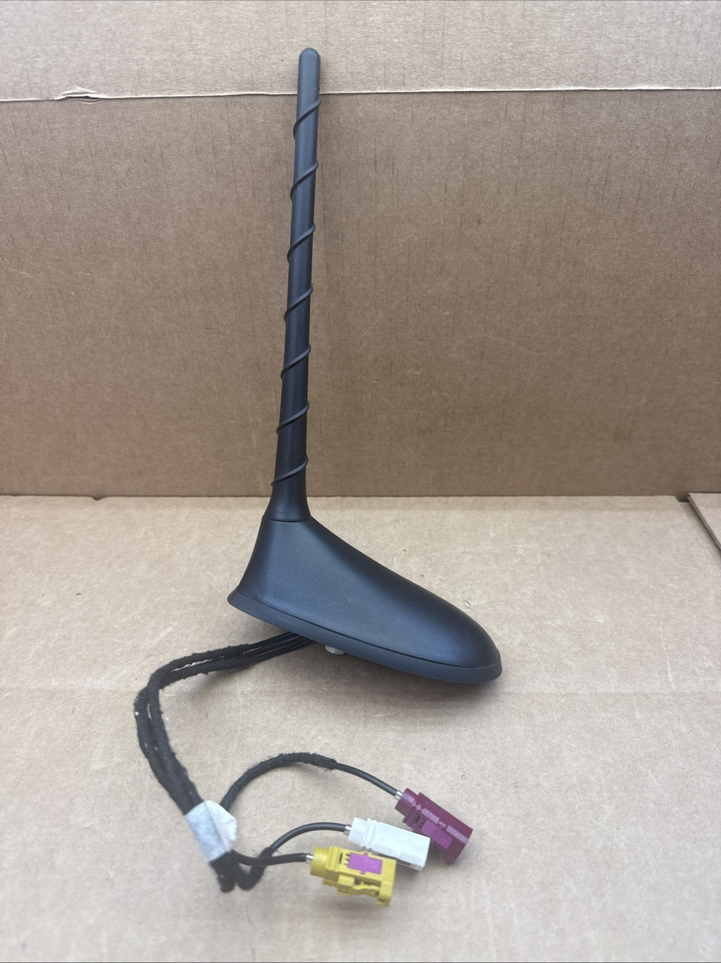 2015-2023 Jeep Renegade Rear Roof Mounted Antenna OEM 005219269500