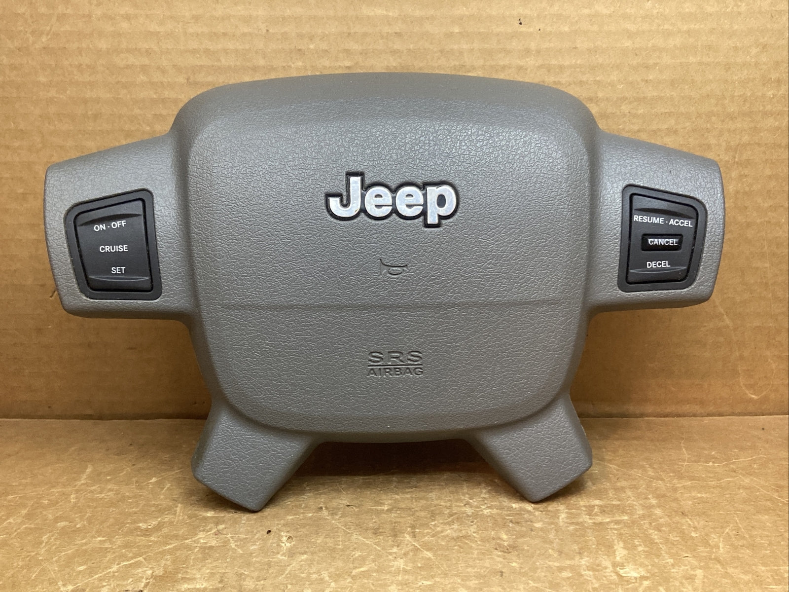05 07 Grand Cherokee Front Left Driver Side Steering Wheel Air Bag Airbag Gray0