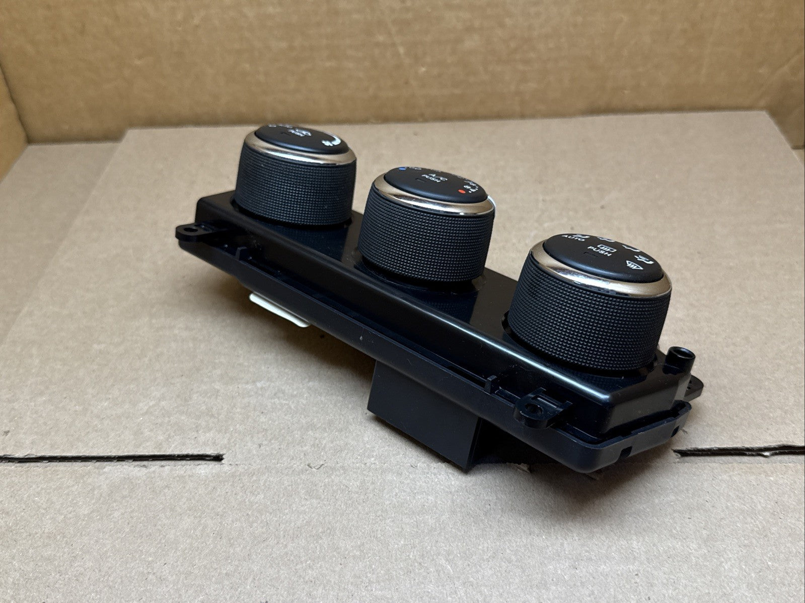 2011–2014 Dodge Challenger Climate Temp Temperature Controls Dials 55111463AD5