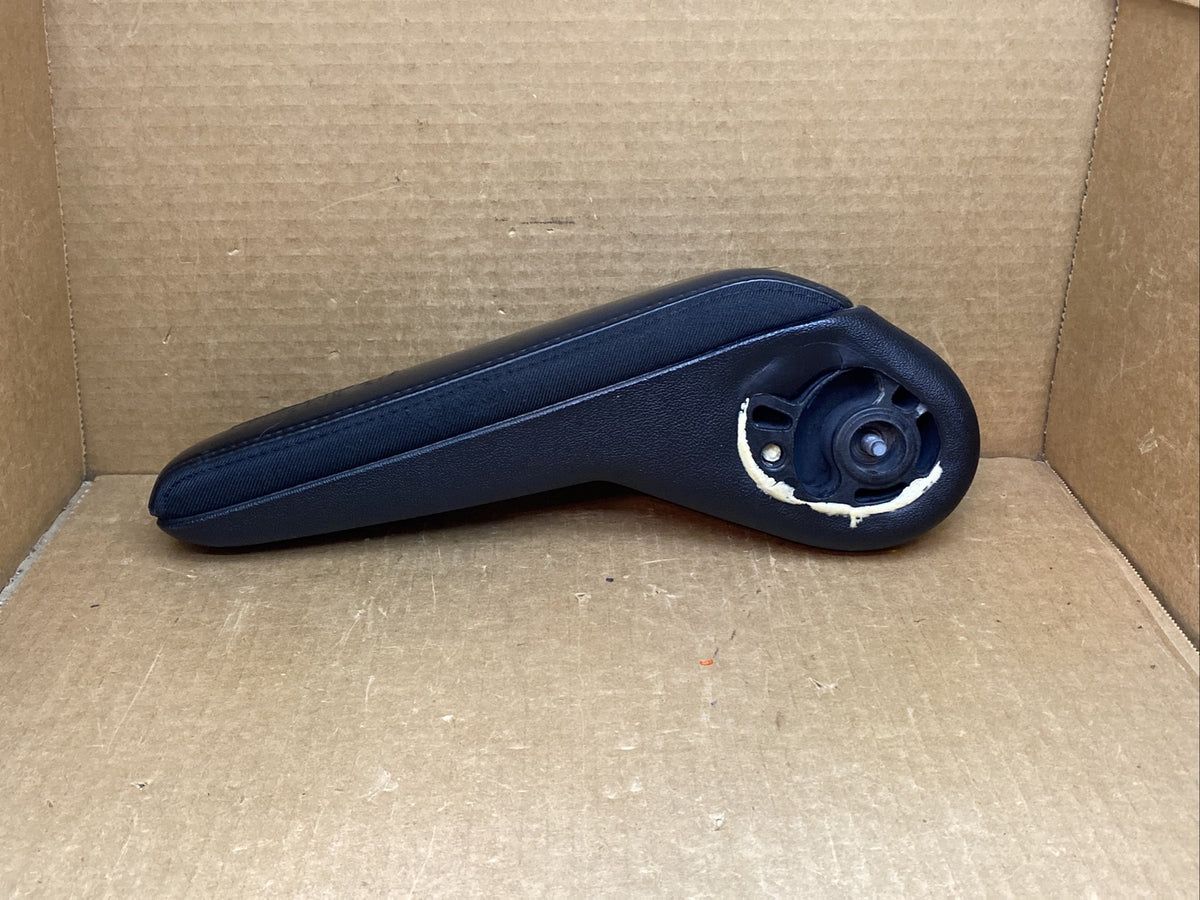 2011 2016 GRAND CARAVAN TOWN & COUNTRY ARMREST FRONT LEFT DRIVER BLACK ARM REST6