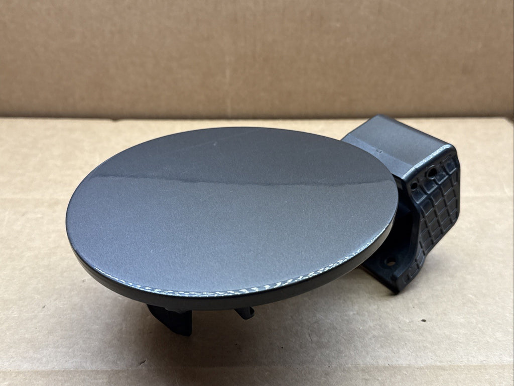 2015 2018 Kia Sedona Fuel Gas Tank Filler Door Lid Cover OEM Gray ABT4