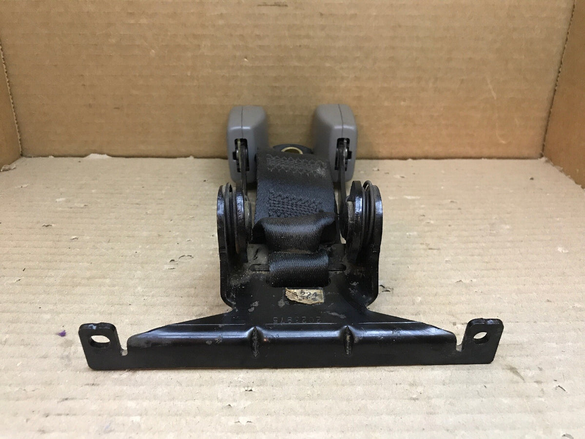 03 06 Sierra Silverado Avalanche Rear Center Double Seat Belt Seatbelt Buckle 4
