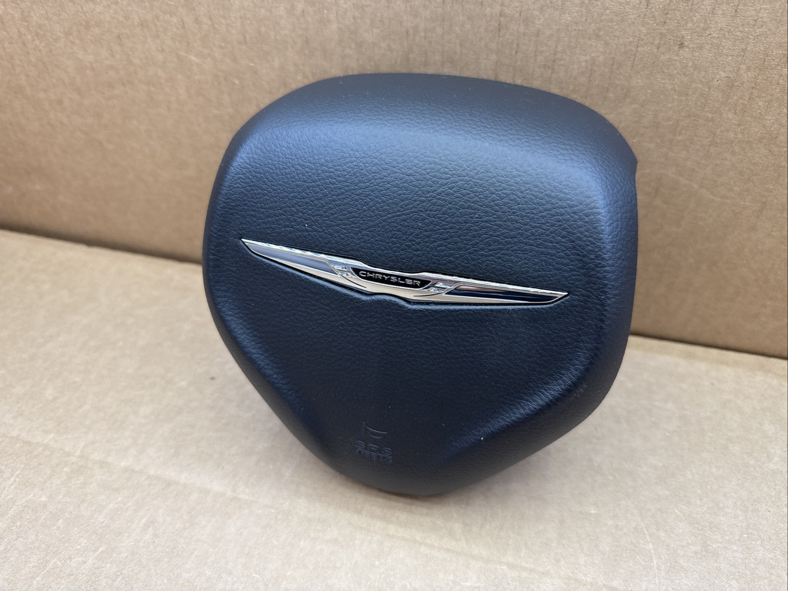 2017 2022 Chrysler Pacifica Front Left Driver Side Steering Wheel Air Bag Airbag3