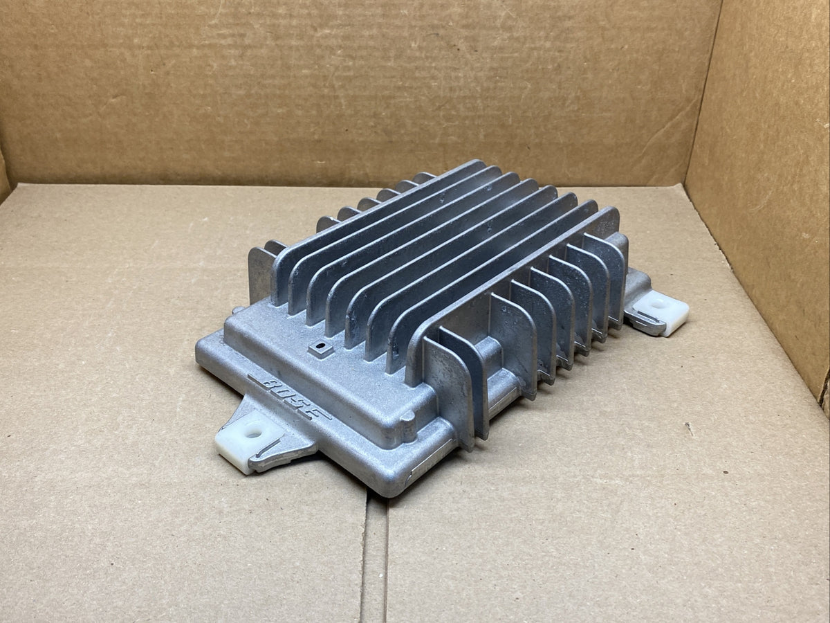 2007 2014 Suburban Tahoe Yukon Radio Bose Amp Amplifier OEM 208112347