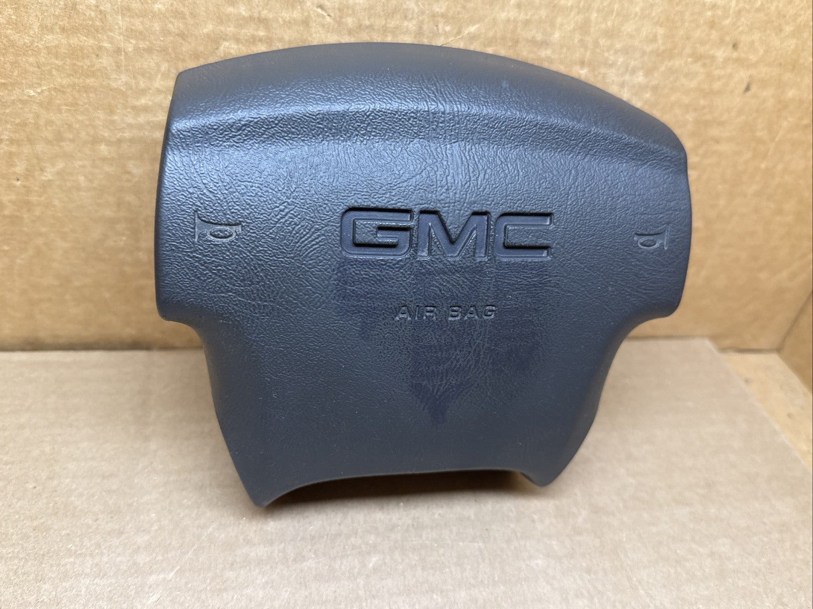 03 06 SIERRA YUKON ENVOY LEFT DRIVER SIDE STEERING WHEEL AIRBAG AIR BAG TWO PLUG3