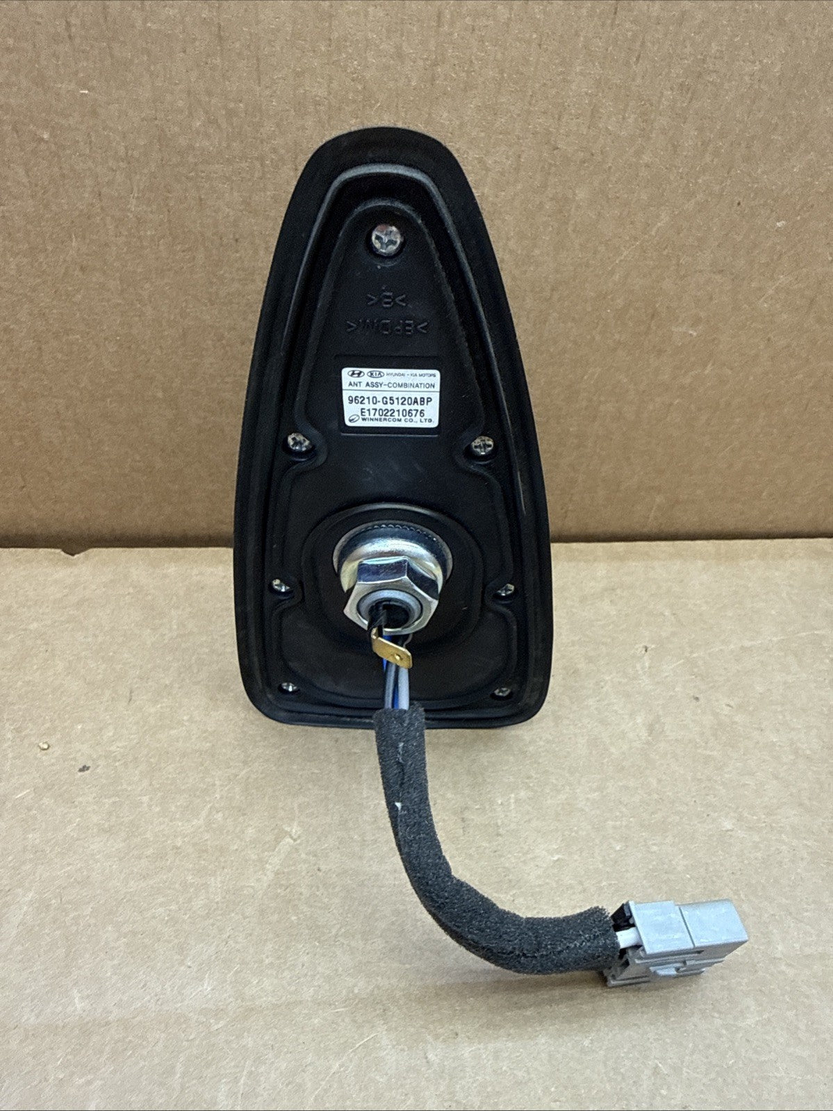 2017-2019 Kia Niro Roof Mounted Radio Audio Antenna Black 96210-G5120ABP5