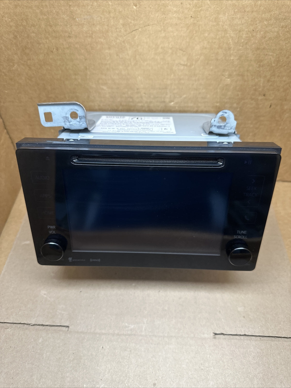 2016 2017 Toyota Sienna Radio Receiver Display Screen ID 86140 08070 OEM0