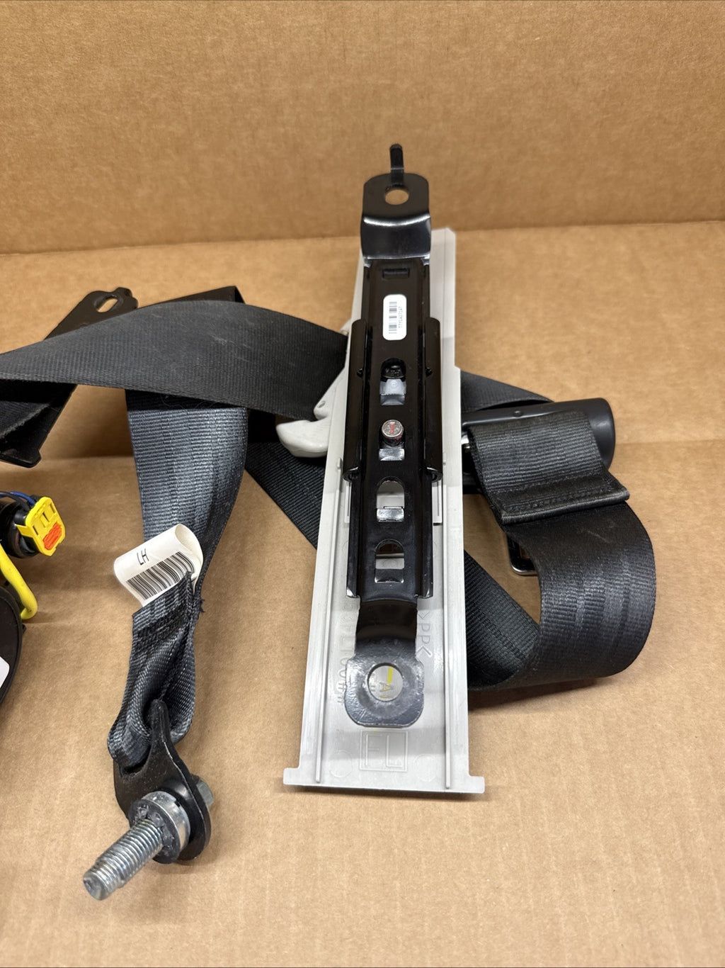 2017 2023 Subaru Impreza Front Left Driver Side Seat Belt Seatbelt Retractor5