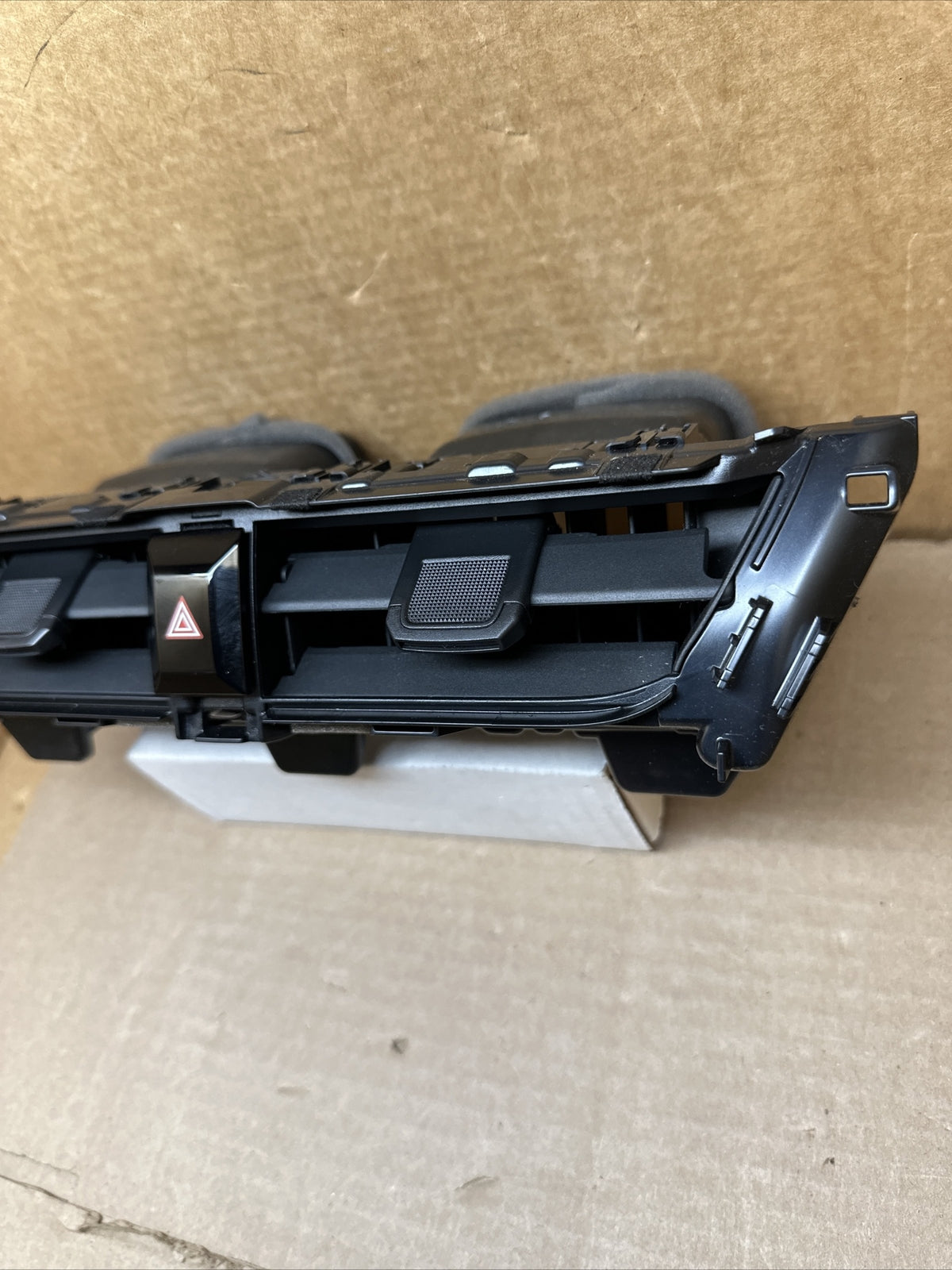 2020   2024 TOYOTA COROLLA DASH PANEL CENTER VENT HAZARD SWITCH 55670 02780 OEM2
