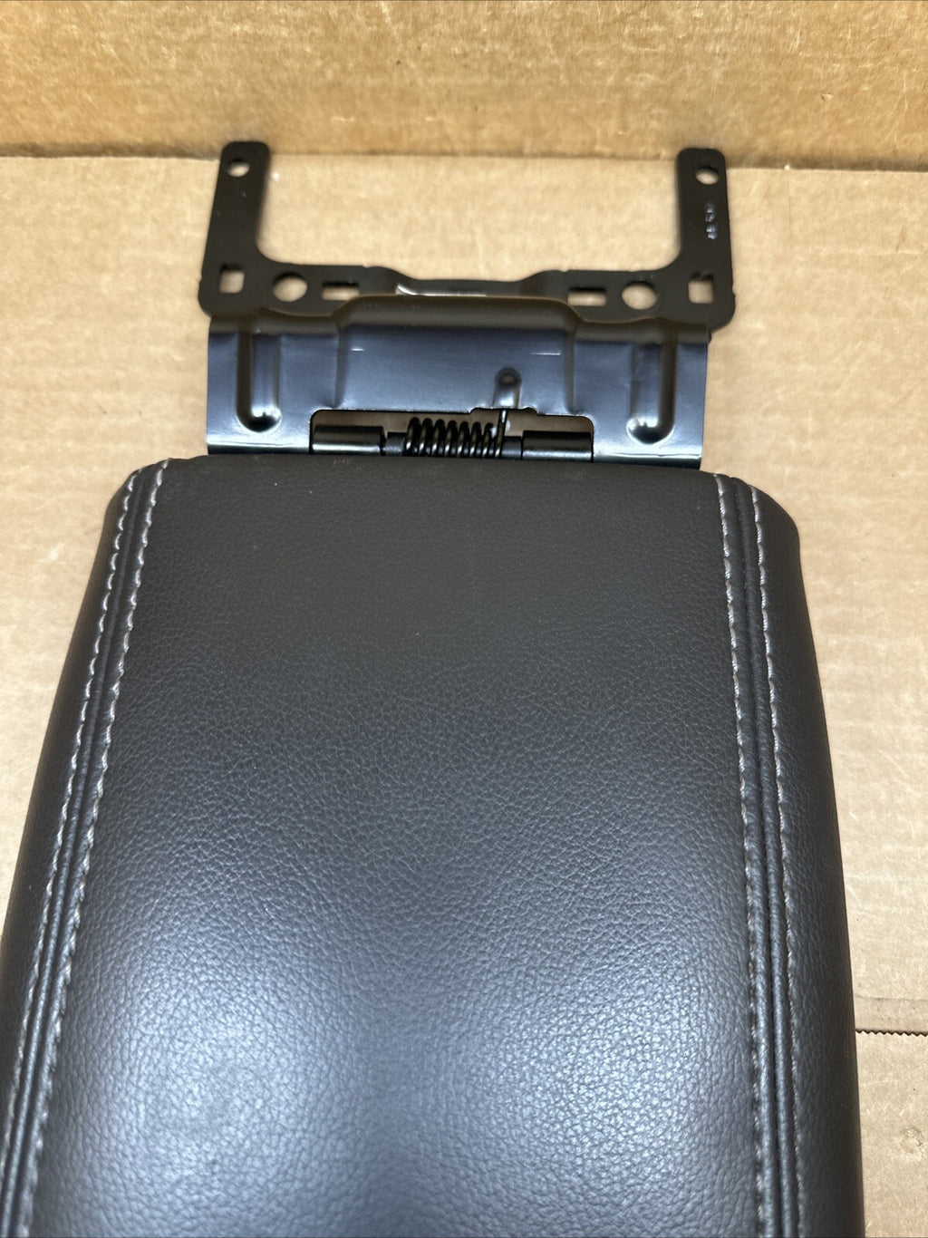 13 16 Ford Escape C Max Black Leather Arm Rest Armrest Center Console Lid OEM2