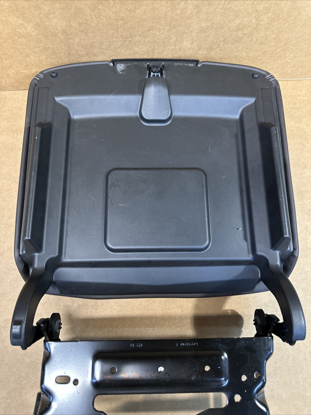 2015 2020 Tahoe Yukon Suburban Yukon XL Center Console Lid Arm rest Brown OEM6