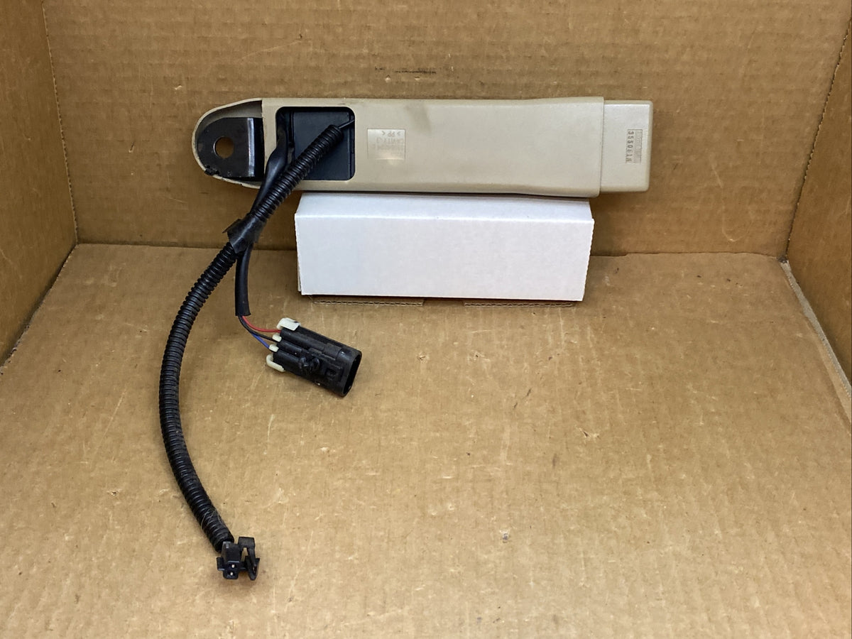 2007 2014 Tahoe Silverado Front Right Passenger Seat Belt Seatbelt Buckle Tan5