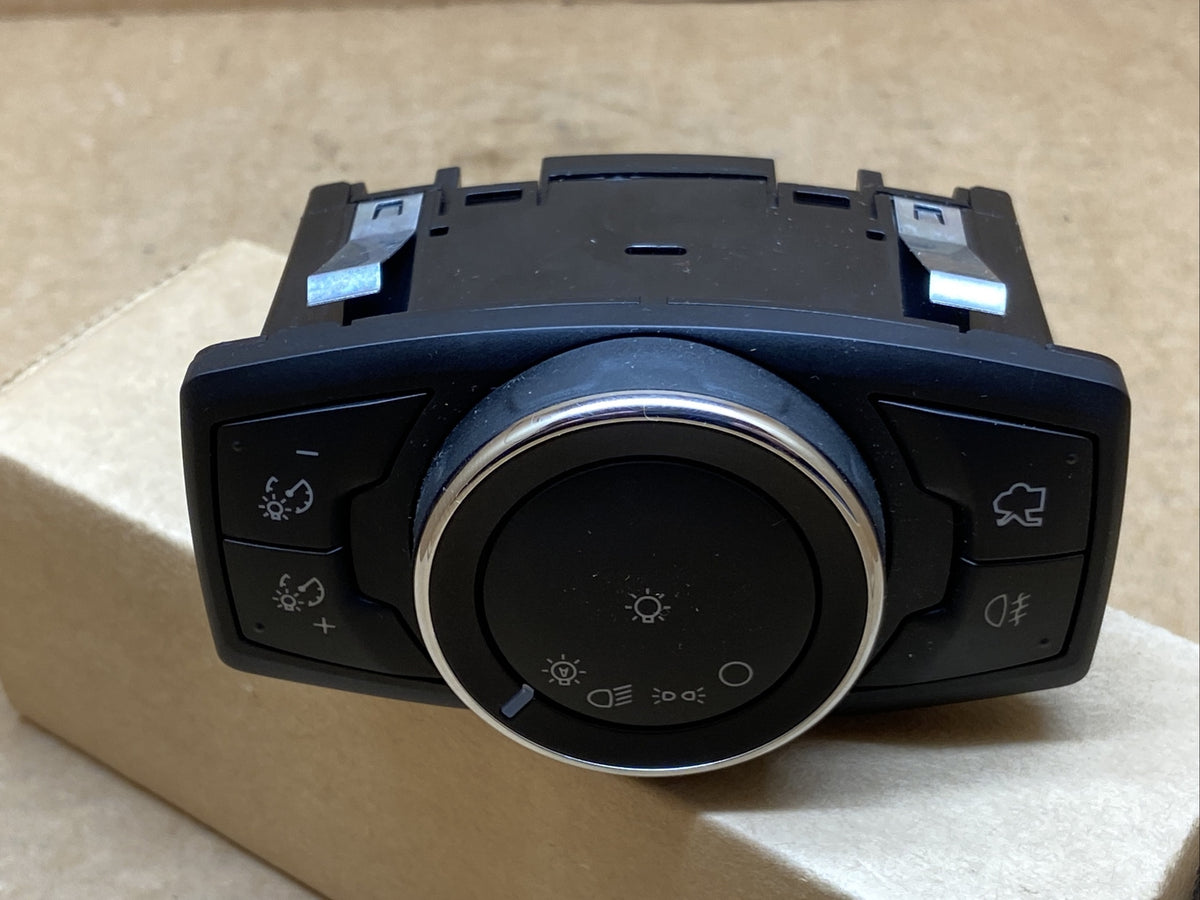 2013 2015 Focus Head Light Headlight Cruise Control Trunk Switch CM5T 13A024 AB4
