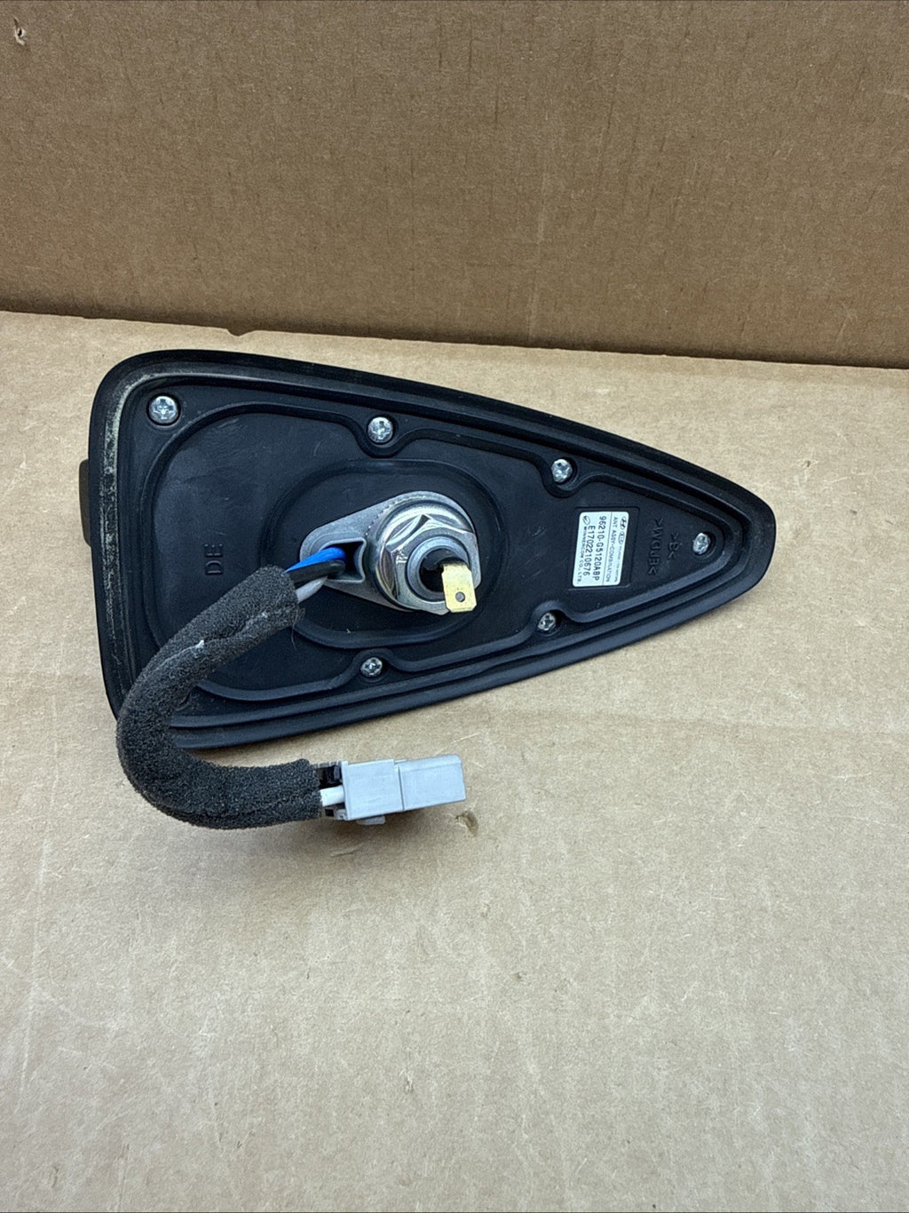 2017-2019 Kia Niro Roof Mounted Radio Audio Antenna Black 96210-G5120ABP3