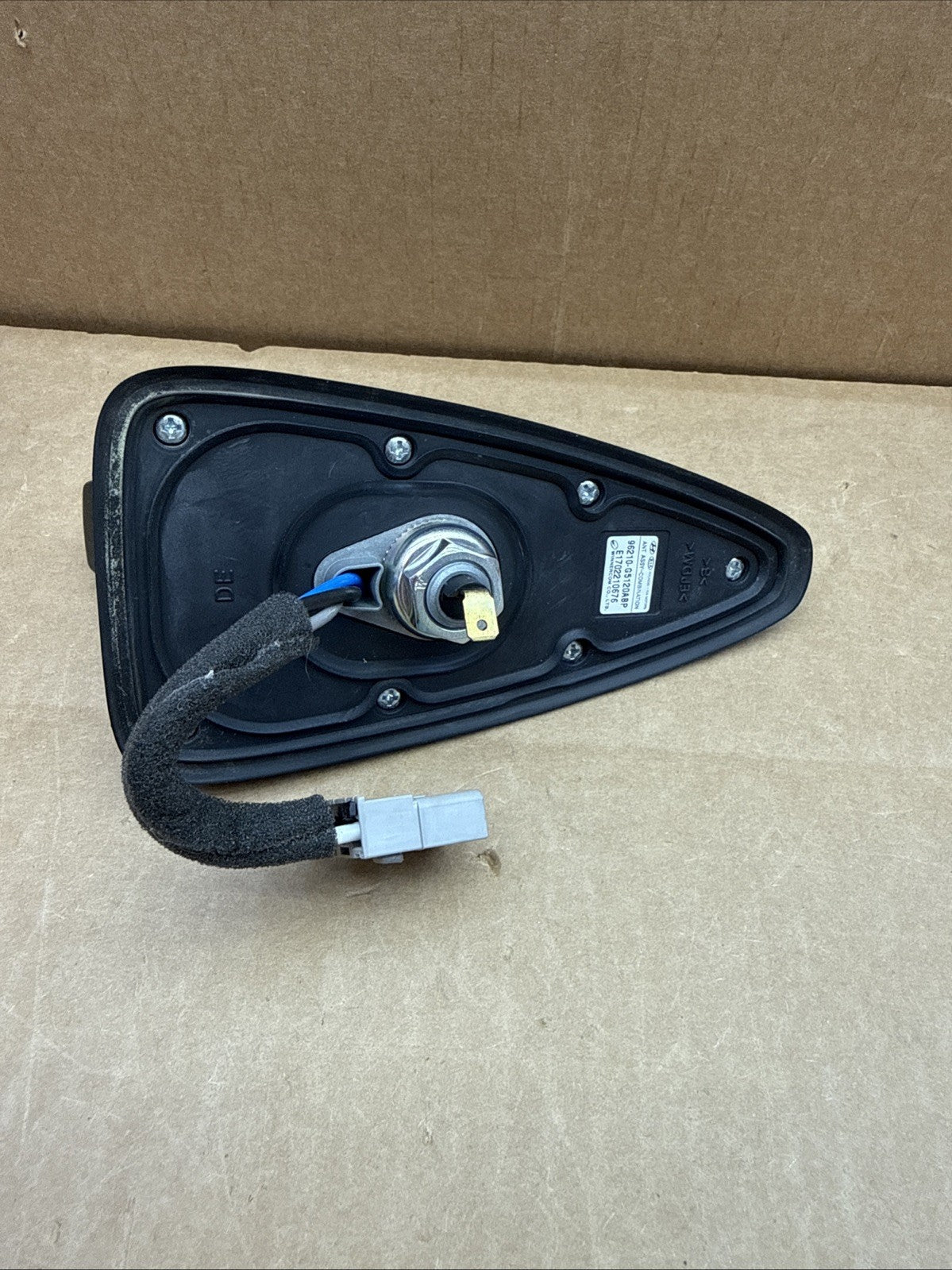 2017-2019 Kia Niro Roof Mounted Radio Audio Antenna Black 96210-G5120ABP3
