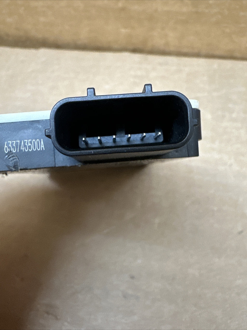 2017   2020 CHRYSLER PACIFICA BLIND SPOT RADAR MODULE SENSOR 68306454AB4