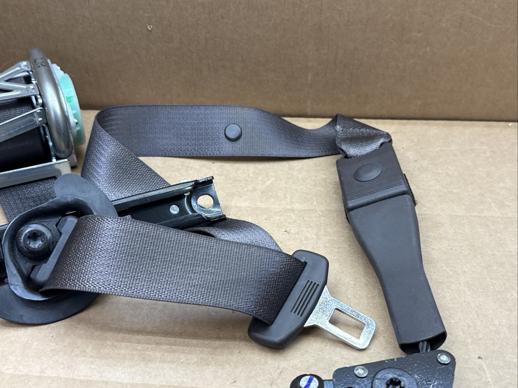 2013-2017 Encore 15-16 Trax Front Left Driver Side Seat Belt Seatbelt Retractor2