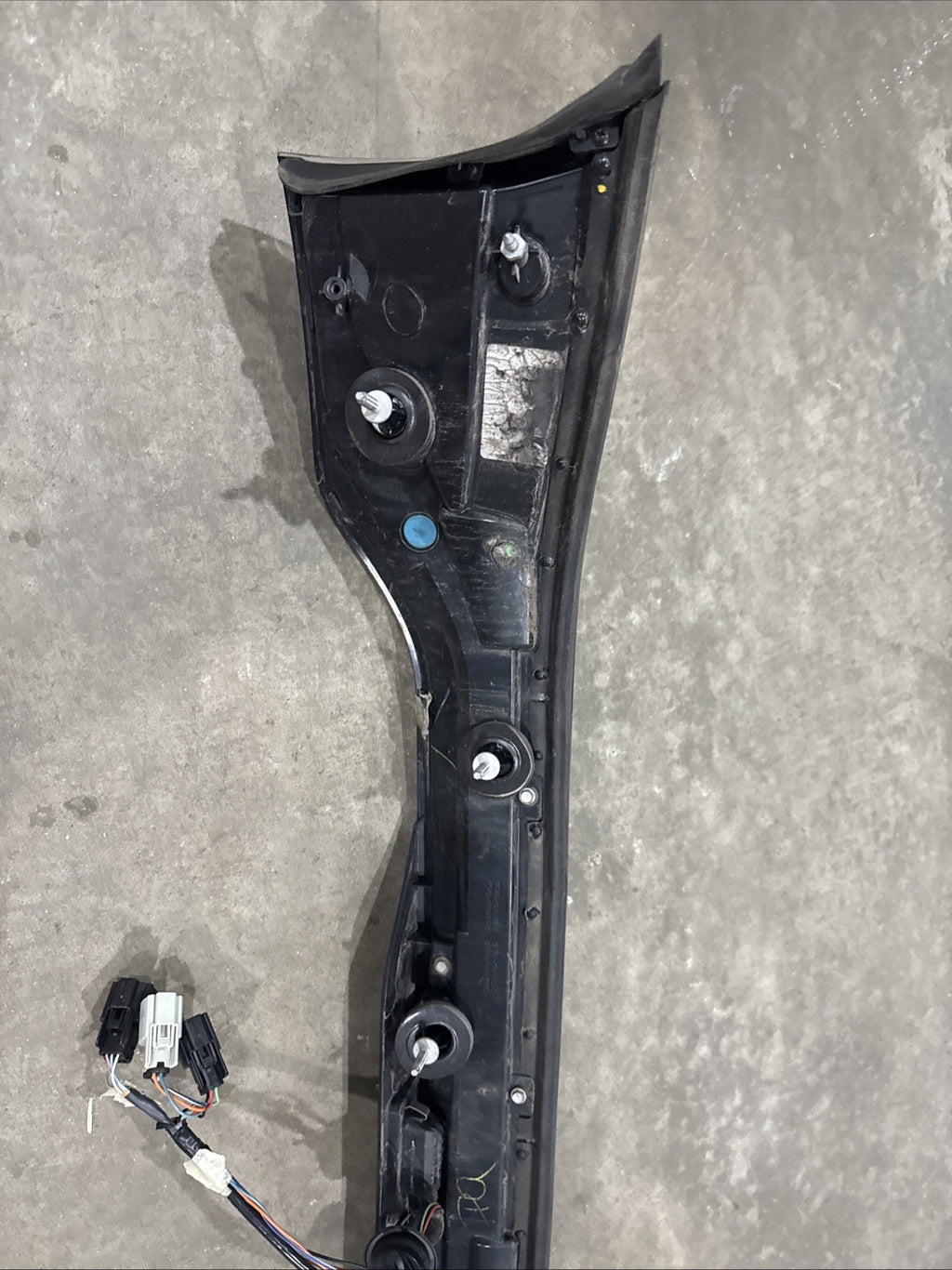 2015 2018 FORD EDGE BRAKE TRUNK TAILGATE CENTER LED TAILLIGHT LATCH CAMERA6