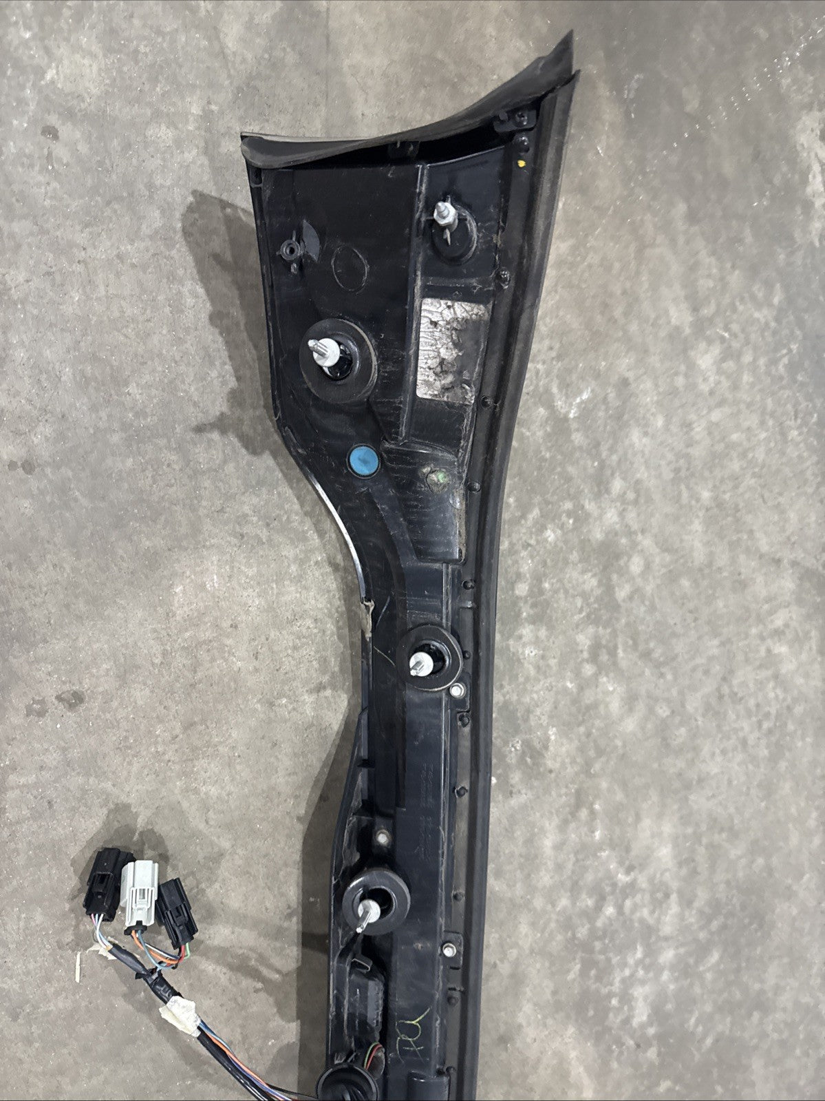 2015 2018 FORD EDGE BRAKE TRUNK TAILGATE CENTER LED TAILLIGHT LATCH CAMERA6
