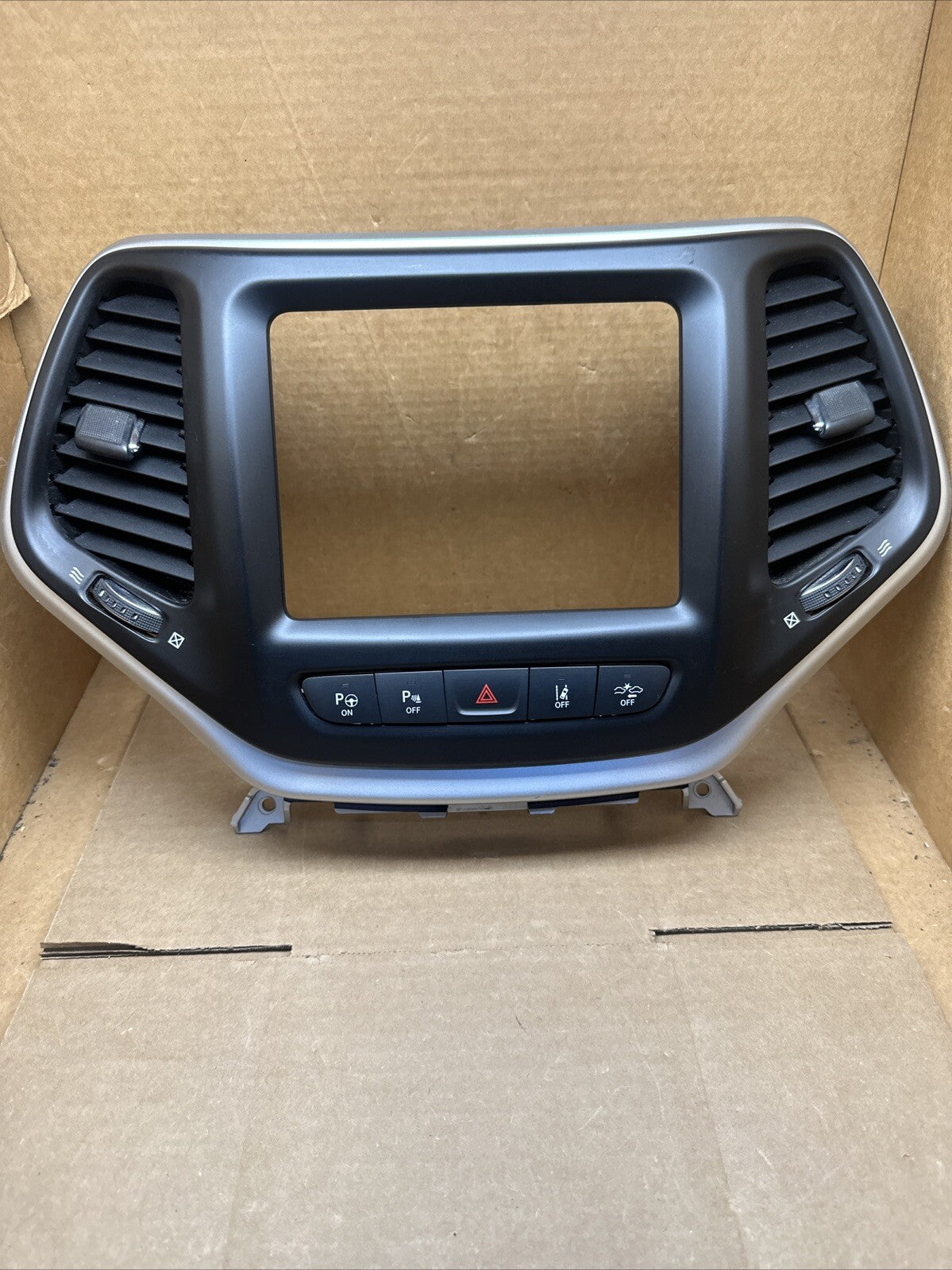 2014 2020 Cherokee Front Dash Center Air Vent Radio Trim Bezel Silver 6MC951SAAB0