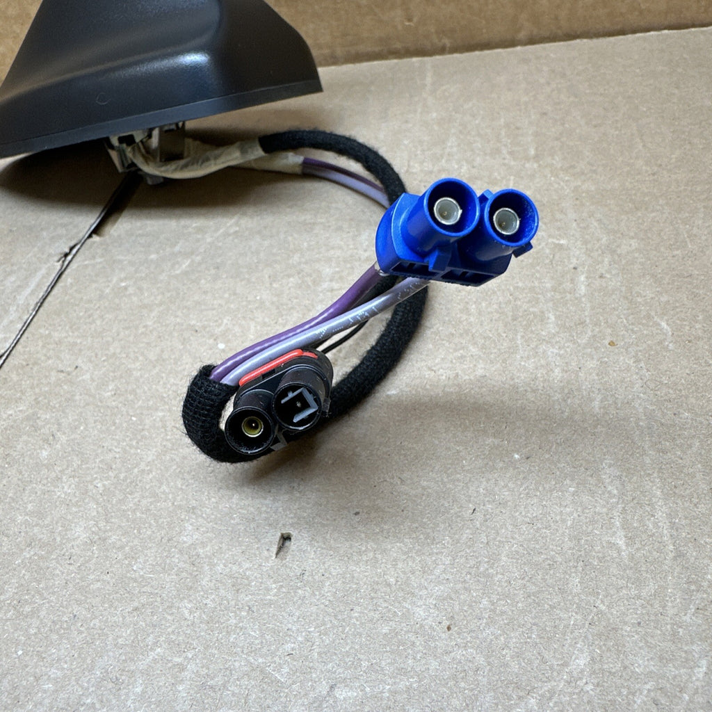 2018 FORD ESCAPE ROOF MOUNTED RADIO ANTENNA GM5T 19G461 GC1