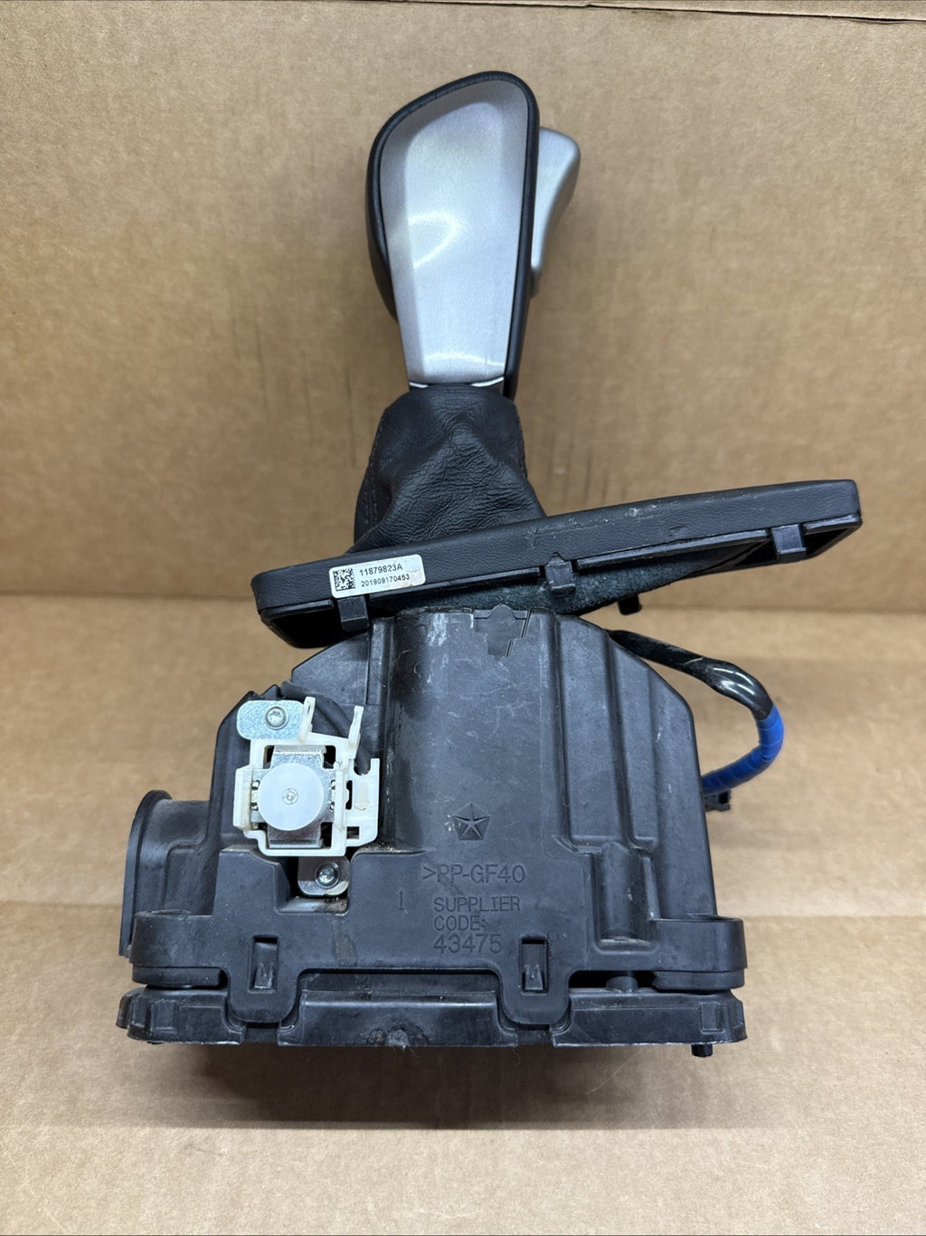 2016 2021 JEEP GRAND CHEROKEE AUTOMATIC GEAR SHIFTER HANDLE CONTROL 68428790AA7