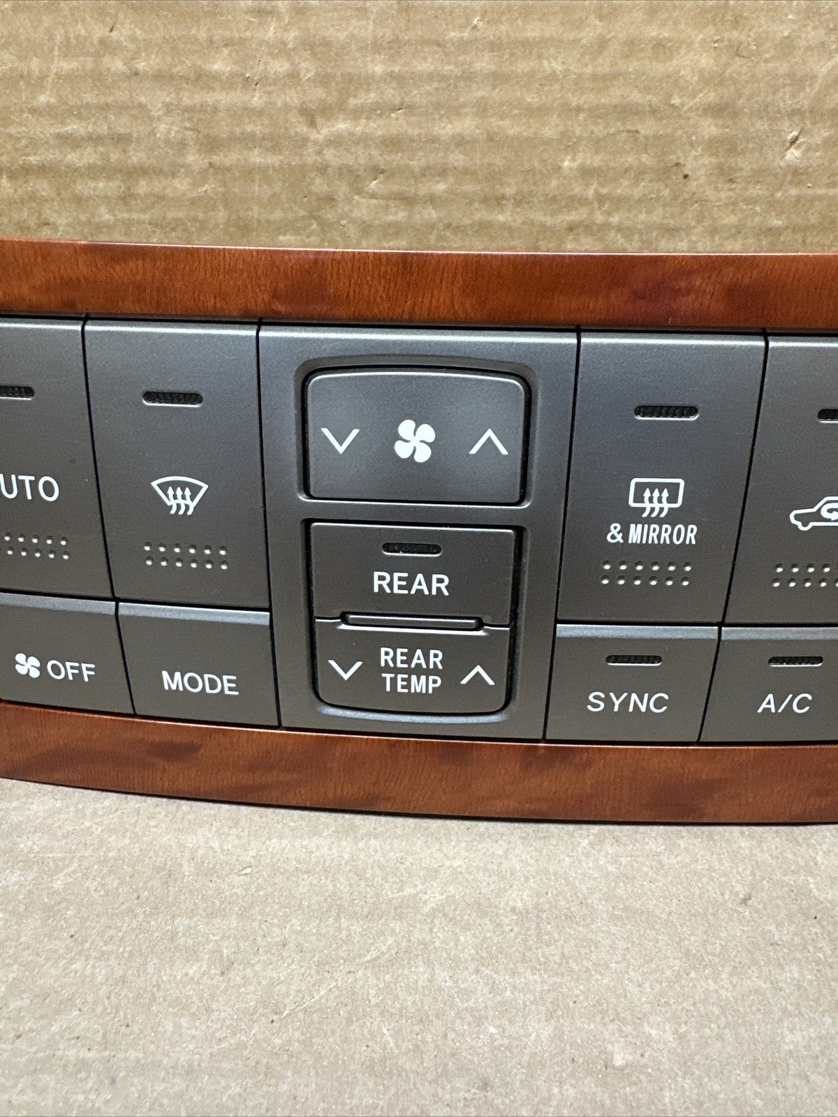 2008   2013 Toyota Highlander Temperature Climate Control AC Heat 55900 483203