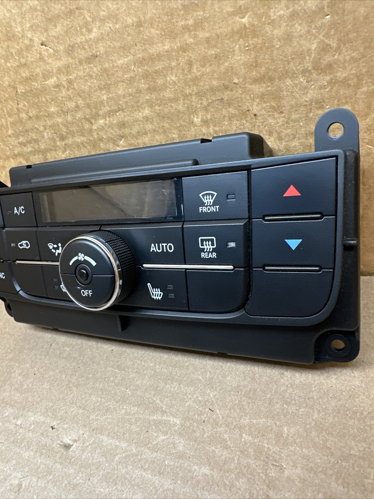 2011   2013 JEEP GRAND CHEROKEE Heat HVAC AC TEMP Control OEM 68111109AL2