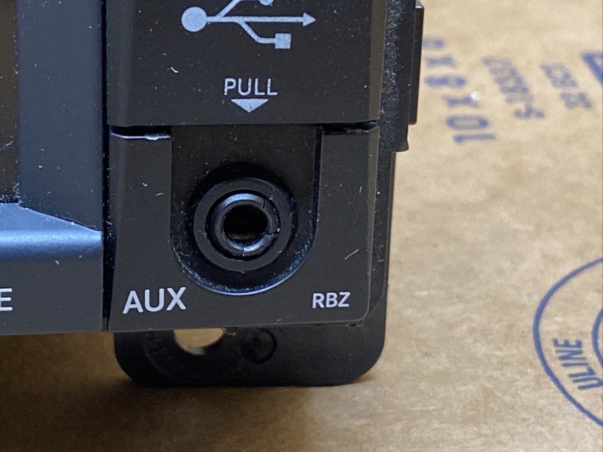 2011 2013 Jeep Grand Cherokee Radio RBZ P05064685AH 05064685AH3