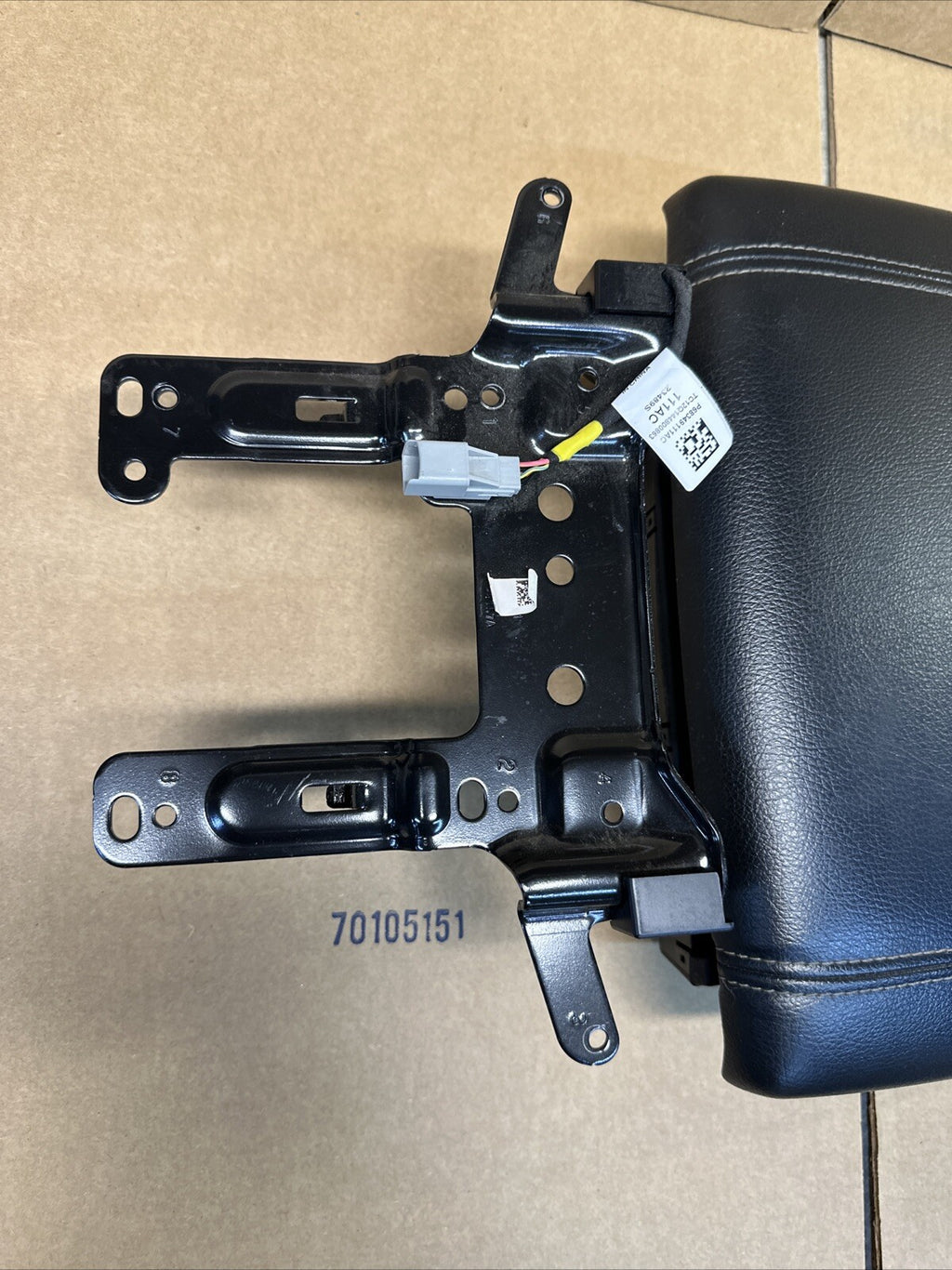 2019 2024 Ram 1500 Black Leather Center Console Lid Armrest Storage OEM4
