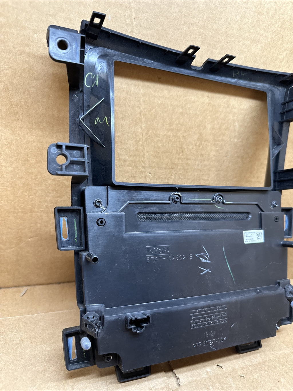 2011 2014 Ford Edge Radio Face Climate Control Panel Bezel DT4T 18A802 BE5