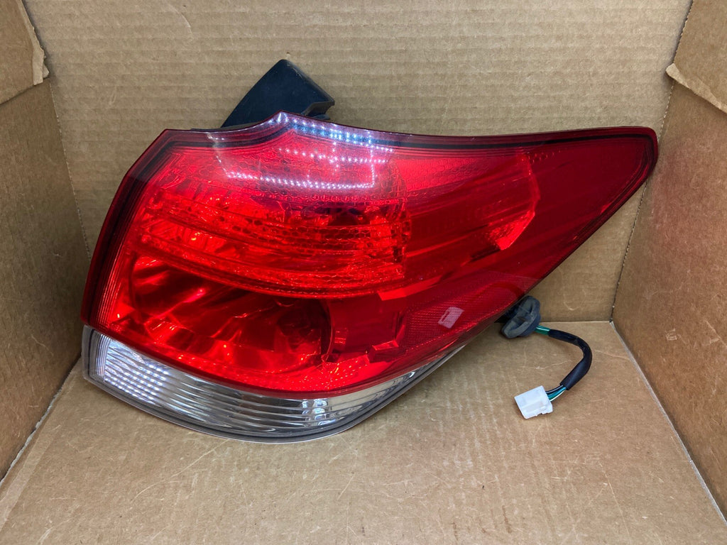 10 14 Subaru Outback Passenger Side Right Rear Taillight Tail Break Light Outer3