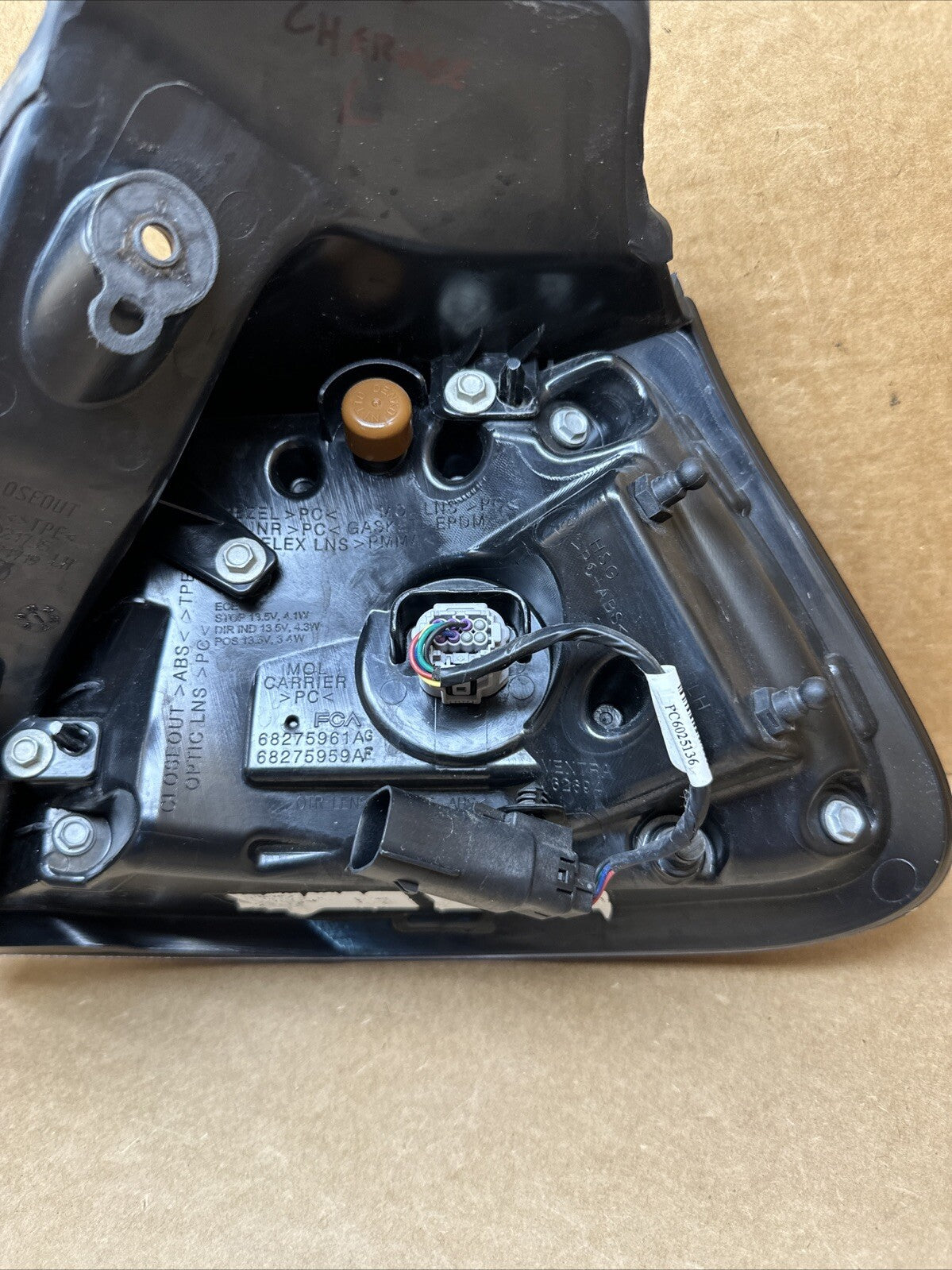 2019 2023 Cherokee Driver Side Left Taillight Tail Light Outer Quarter Panel6