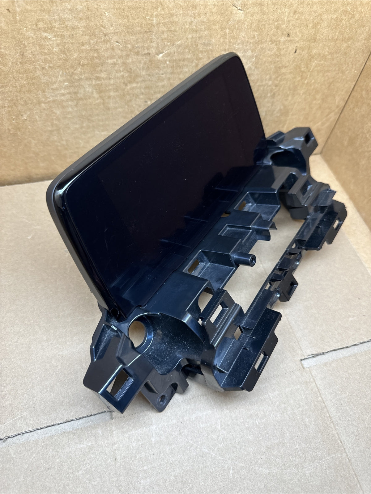 2018 MAZDA CX 5 DISPLAY SCREEN MONITOR  MODULE K123 61 1J0 A OEM3