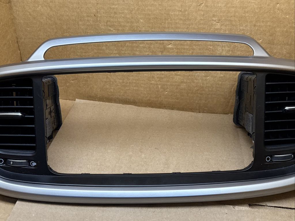 2016 2020 Kia Sorento Center Dash Radio Control Bezel Trim Panel2