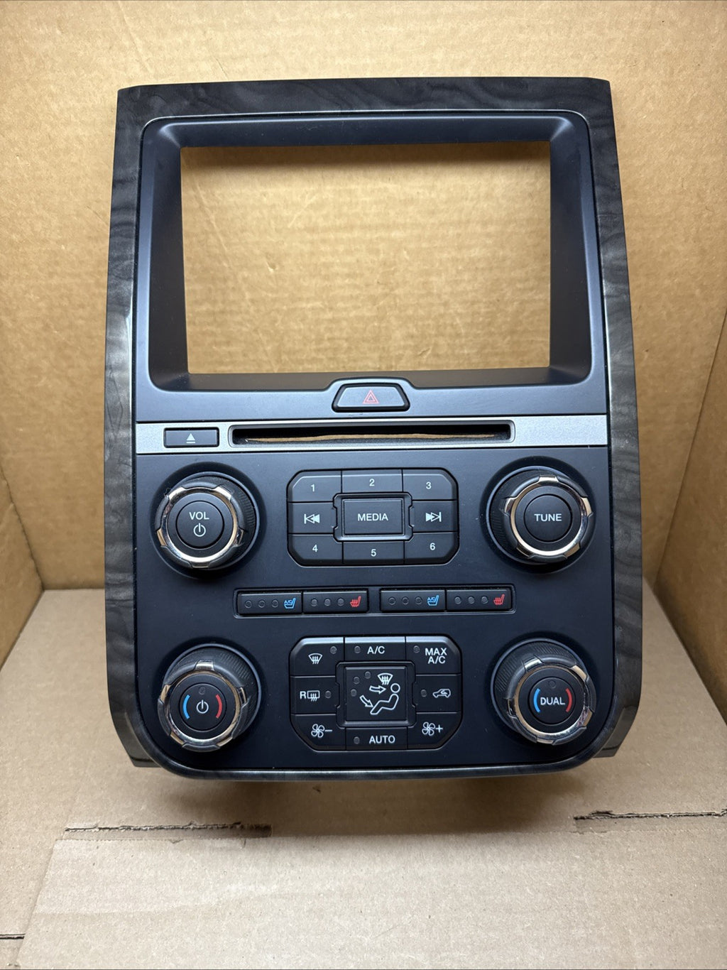2015 2017 Ford Expedition Radio Climate Control Panel Bezel FL1T 18A802 EJSMQJ0