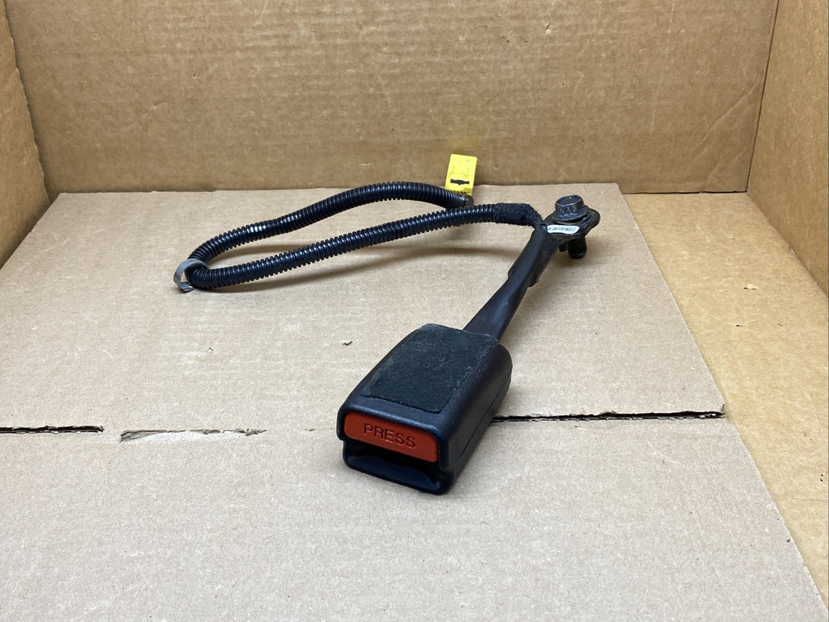 2016 2020 Kia Sorento Front Left Driver Side Seat Belt Seatbelt Buckle Black1