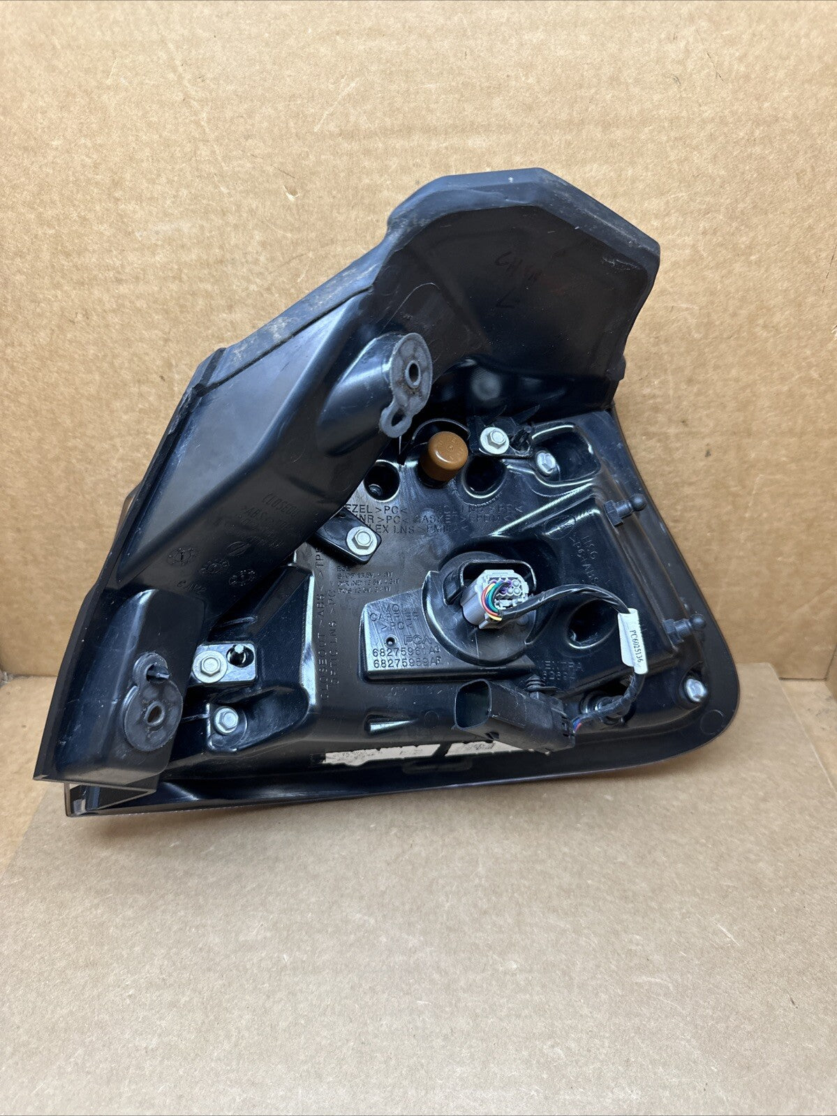 2019 2023 Cherokee Driver Side Left Taillight Tail Light Outer Quarter Panel5
