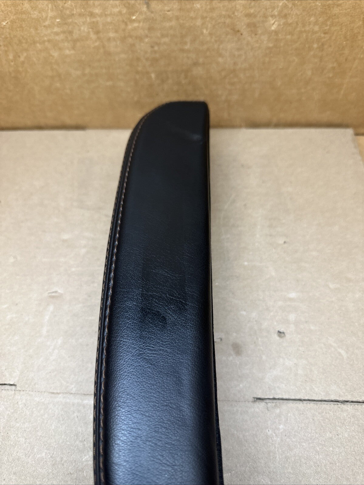 2017 2020 CHRYSLER PACIFICA FRONT RIGHT PASSENGER SIDE SEAT ARM REST ARMREST OEM2