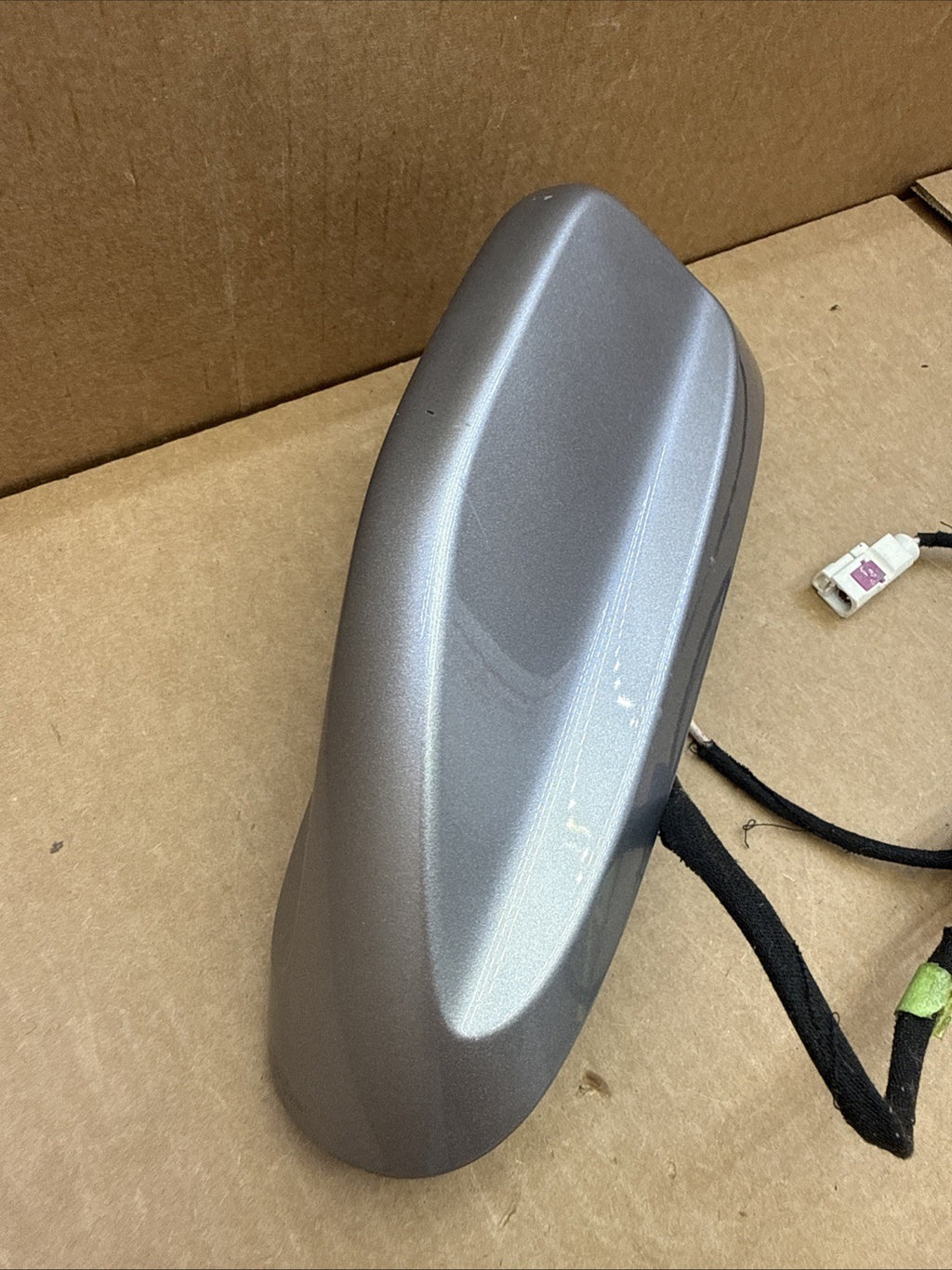 2014-2015 Jeep Grand Cherokee Roof Mounted Radio Antenna P1YG06JSCAF Silver PSC2