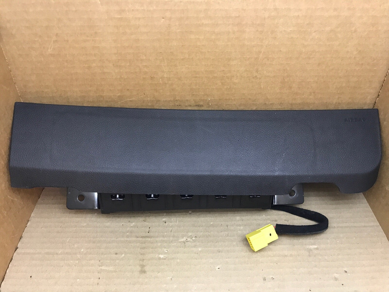 2011 2012 CHEVY CRUZE RIGHT SIDE PASSENGER KNEE LOWER AIRBAG AIR BAG 952187121
