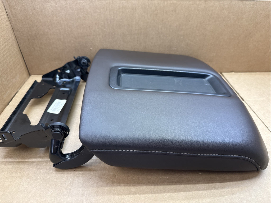 2015-2020 Tahoe Yukon Suburban Yukon XL Center Console Lid Arm Rest Brown OEM0