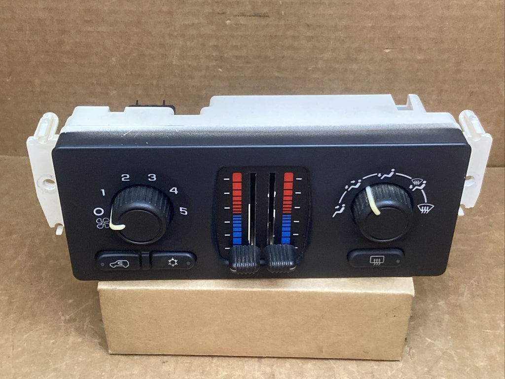 03 06 Silverado Sierra Tahoe Yukon Manual Dual Climate Control w/ Defog 103700341